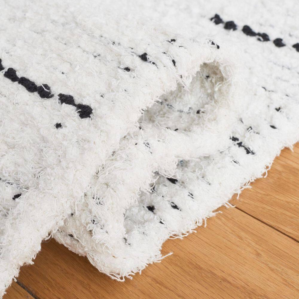 Casablanca CSB463 Hand Woven Area Rug - Ivory/Black - 3'x5' - Safavieh.