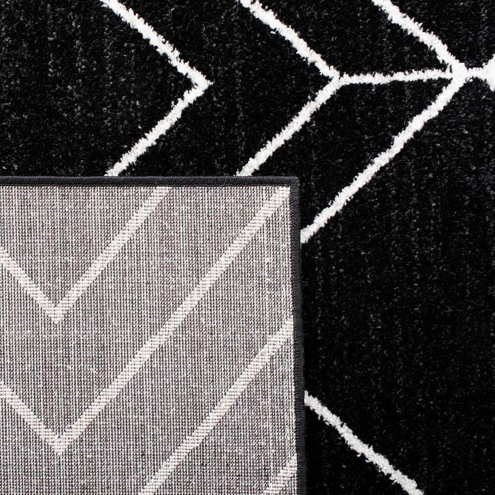 Adirondack ADR241 Machine Made Indoor Area Rug - Black/Ivory - 5'-1"x7'-6" - Safavieh