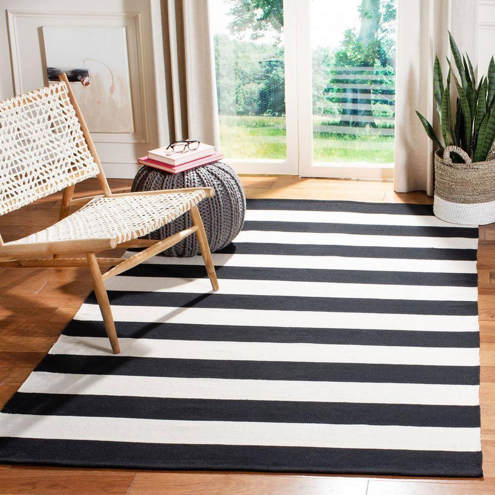 Montauk MTK712 Hand Woven Indoor Accent Rug - Black/Ivory - 3'x5' - Safavieh