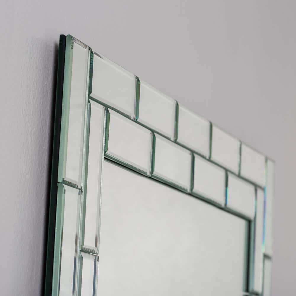 Decor Wonderland SSM414-2 Grand Street Modern Bathroom Mirror - Silver