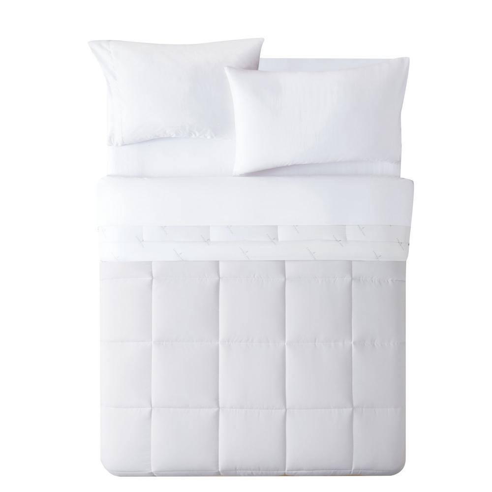 London Fog London Fog Seersucker Dot Comforter
