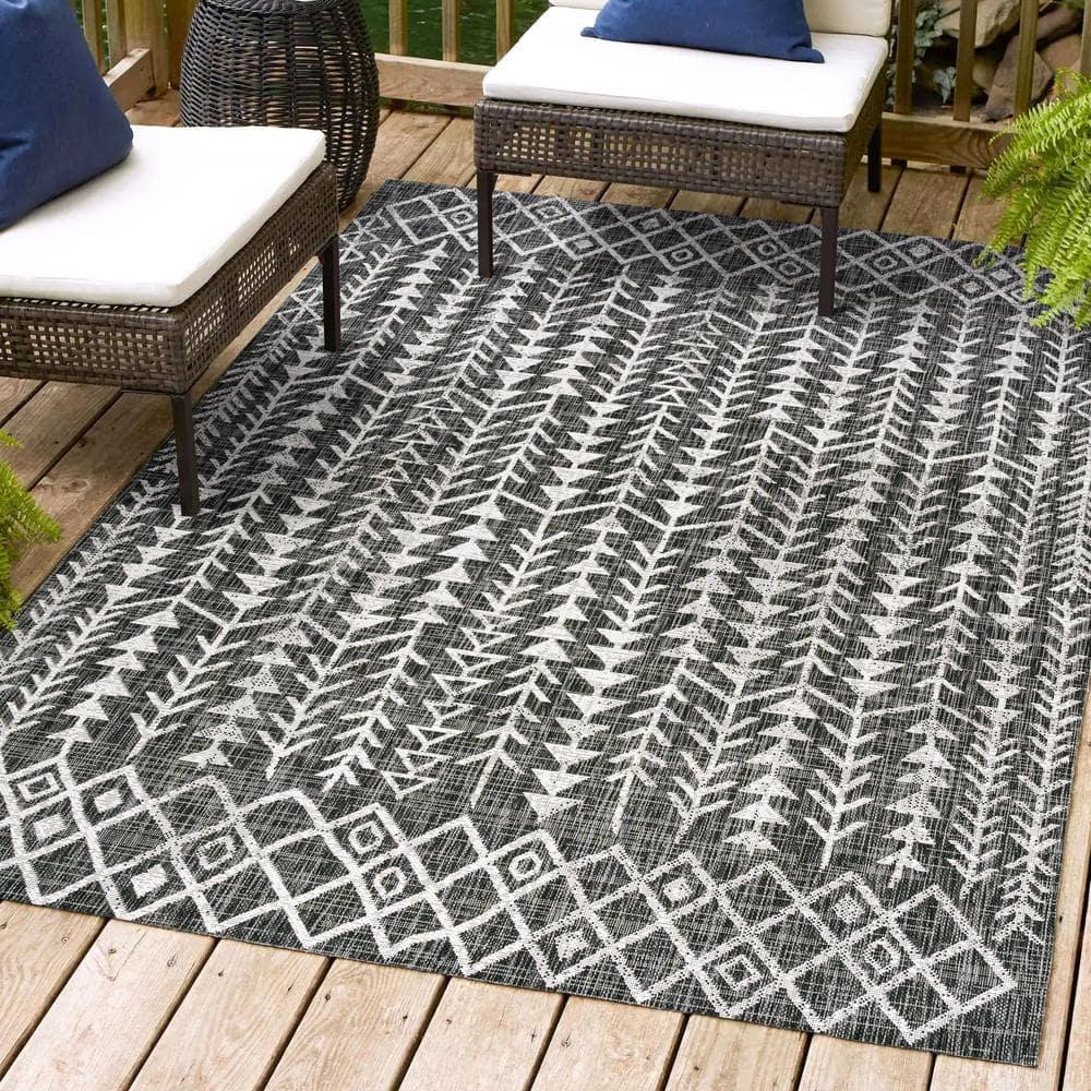 4'x6' Tokay Bohemian Geometric Indoor/Outdoor Area Rug, Black/Ivory - JONATHAN Y