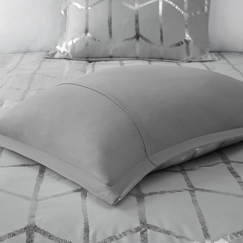 Intelligent Design Raina Metallic Printed Comforter Set