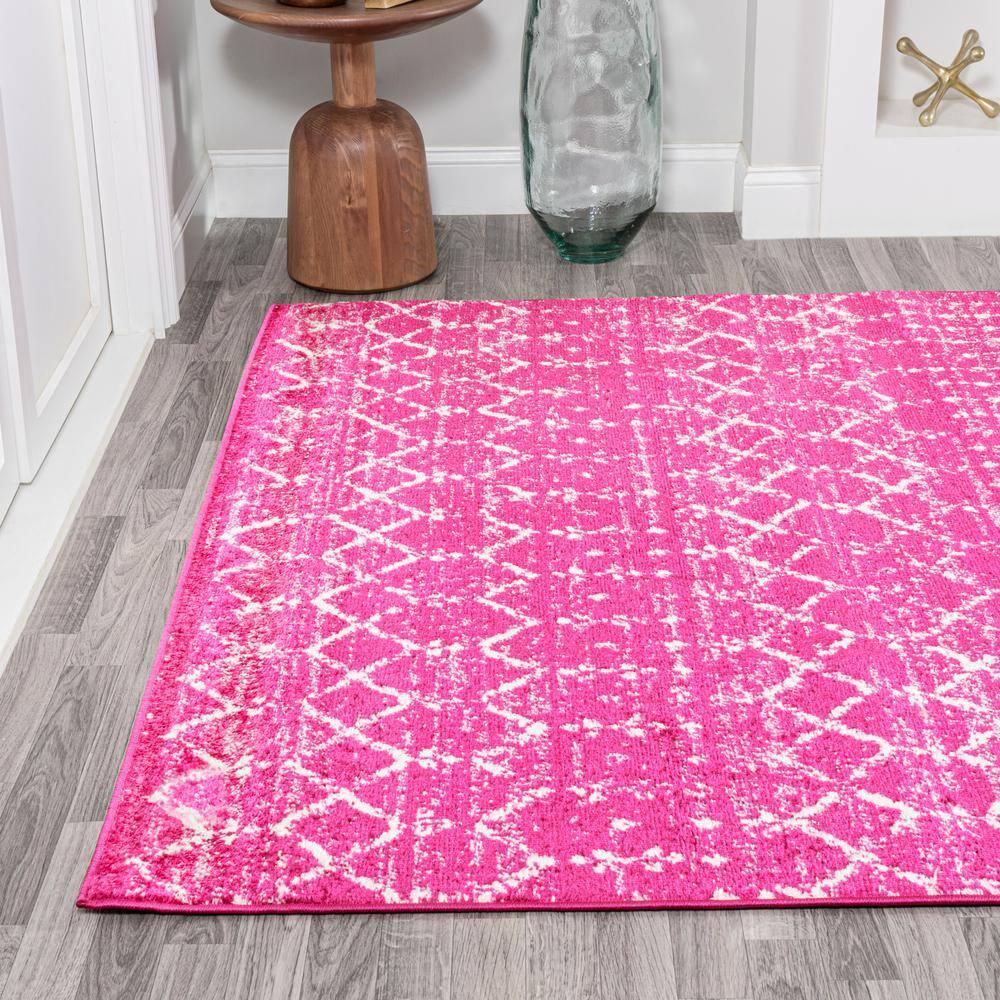 8' x 10' Moroccan HYPE Boho Vintage Diamond Area Rug, Fuchsia/Ivory - JONATHAN Y