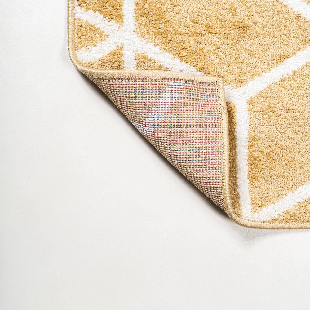 5'x8' Tumbling Blocks Modern Geometric Area Rug, Gold/White - JONATHAN Y