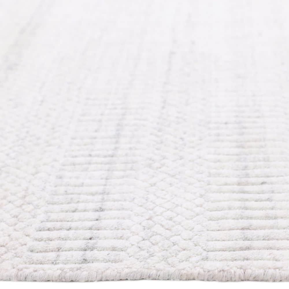 Ivory Elegance 8' x 10' Hand Loomed Wool-Viscose Blend Area Rug