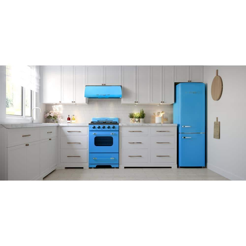 Classic Retro 24" 500 CFM Ducted Under Cabinet Range Hood with Stainless Steel Baffles and Light