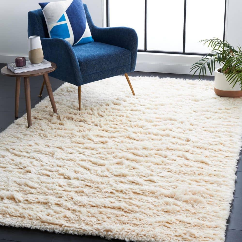 Safavieh Casablanca 470 Hand Tufted Wool Pile Solid Color Rug
