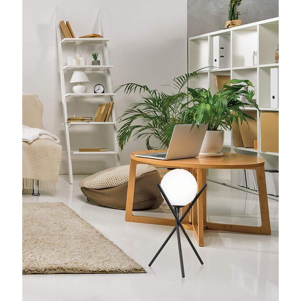 Hays Metal Tripod Lamp