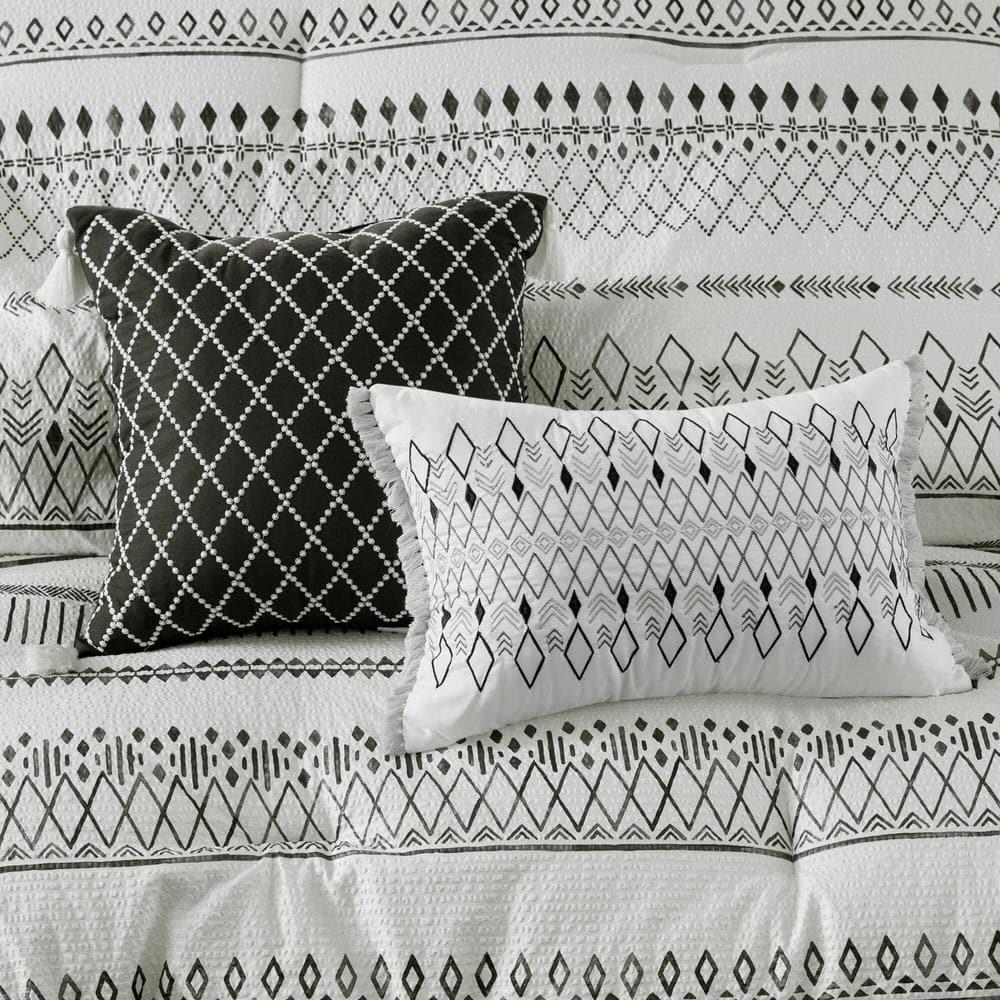 Madison Park Fraser 5 Piece Printed Seersucker Comforter Set with Throw Pillows