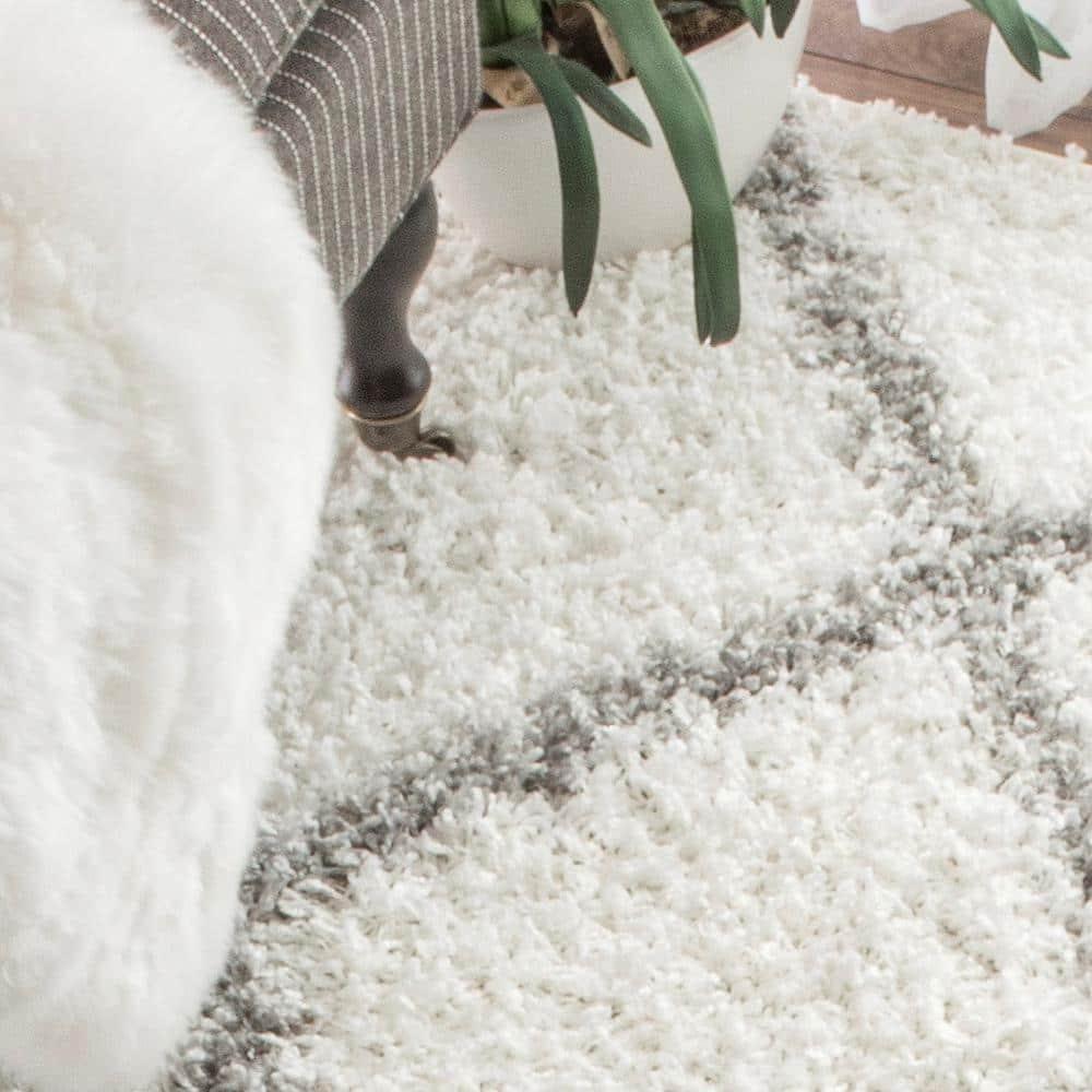 Nuloom Tess Trellis 8 Square Shag Indoor Area Rug for Living Room Bedroom Dining Room Nursery, White/Grey