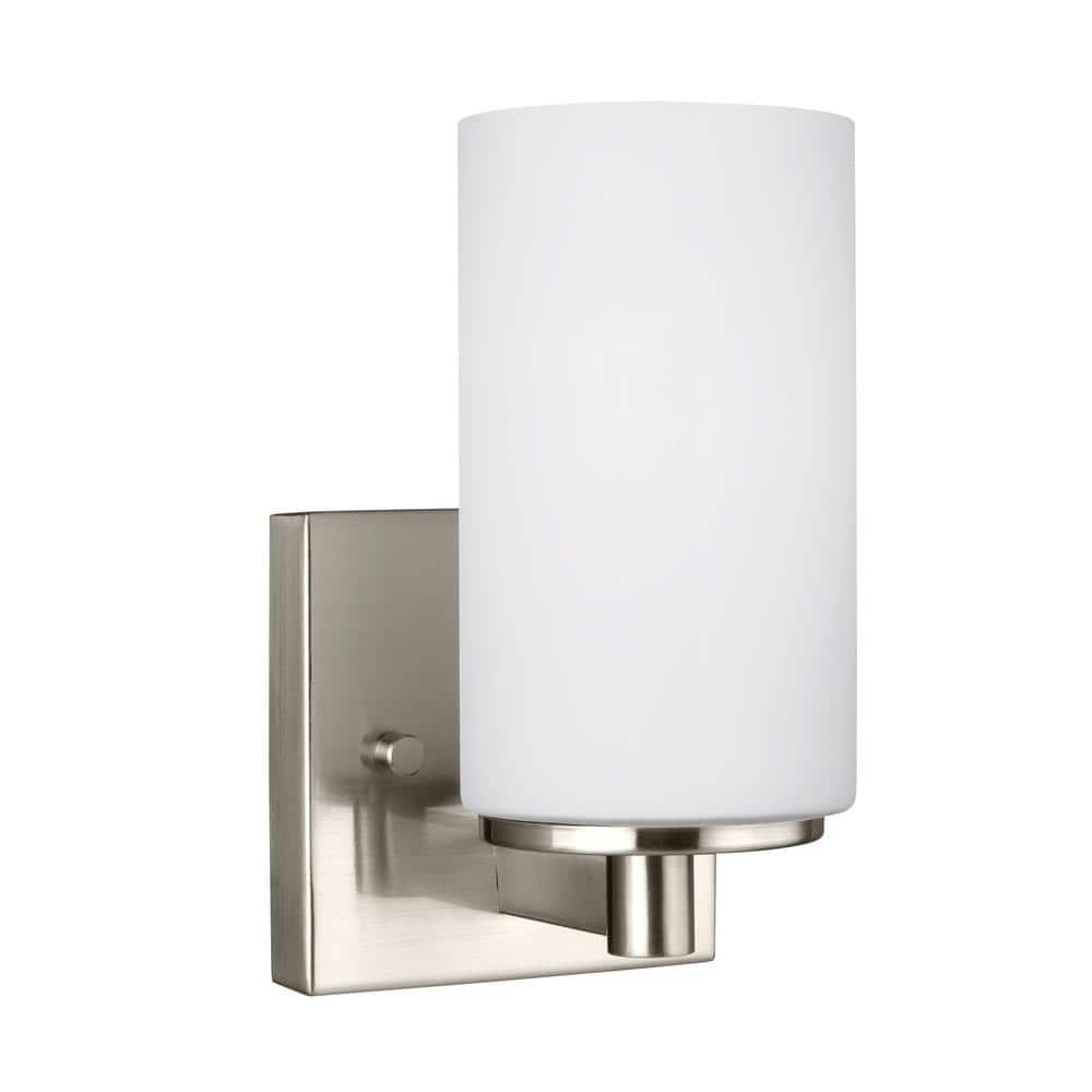 Generation Lighting Hettinger 4.5-in 1 -Light Brushed Nickel Transitional Vanity light