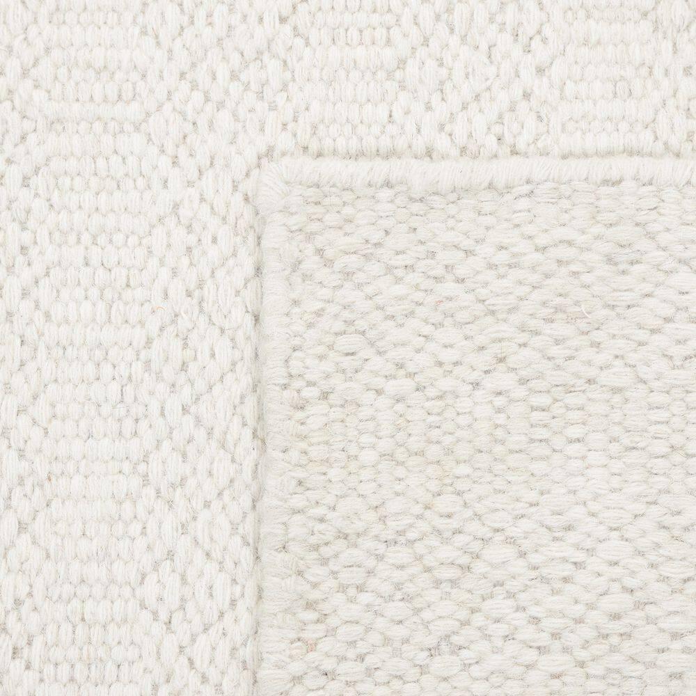 Chatham Geometric Area Rug in Ivory
