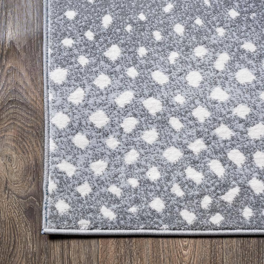 4'x 6' Antelope Modern Animal Area Rug, Gray/Cream - JONATHAN Y
