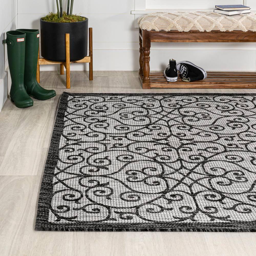 5' x 8' Madrid Vintage Filigree Textured Weave Indoor/Outdoor Area Rug, Light Gray/Black - JONATHAN Y