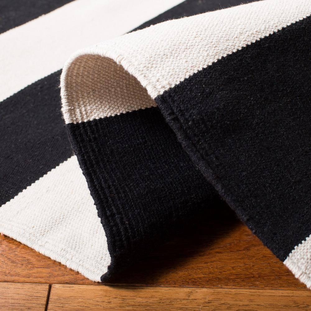 Montauk MTK712 Hand Woven Indoor Accent Rug - Black/Ivory - 3'x5' - Safavieh