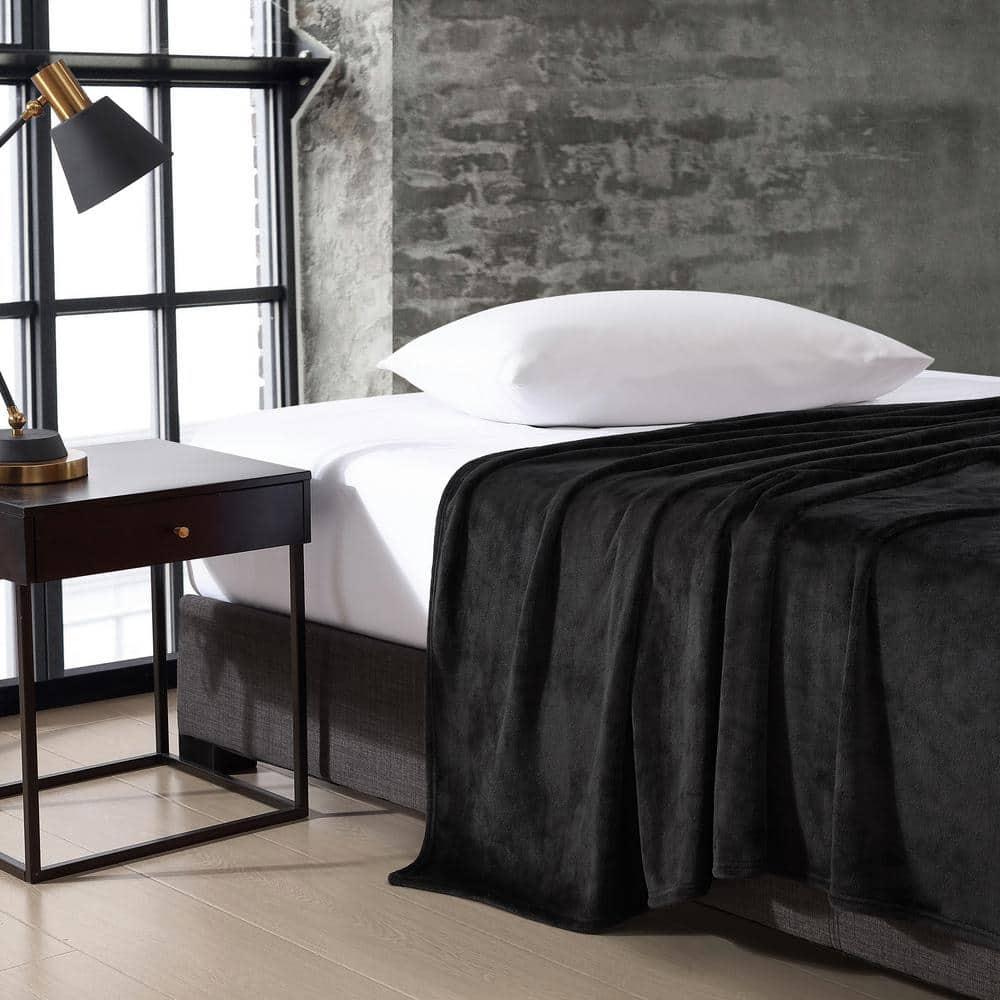 Kenneth Cole Kenneth Cole Reaction Solid Ultra Soft Plush Fleece Blanket