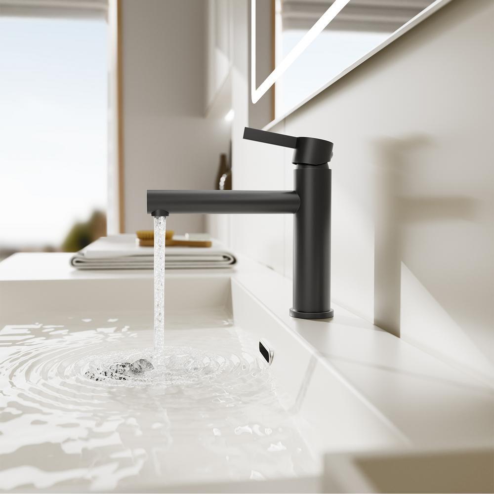 Single-Hole Single-handle Bathroom Faucet with Drain Assembly