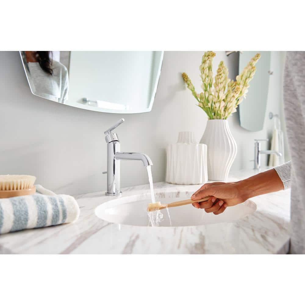 Gibson Single Hole Bathroom Faucet with Drain Assembly