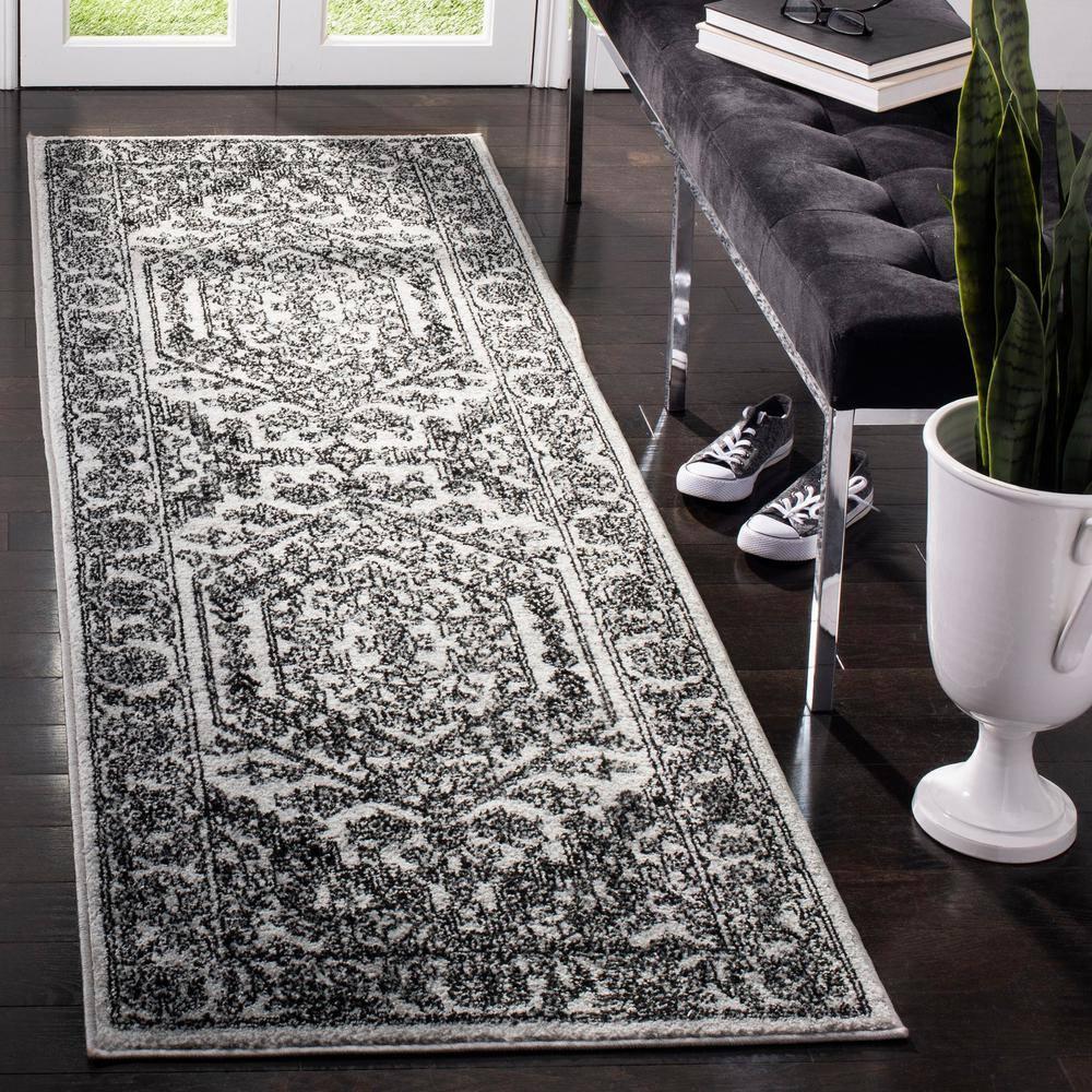 SAFAVIEH Adirondack Xavier Oriental Runner Rug, Silver/Black, 2'1" x 8'
