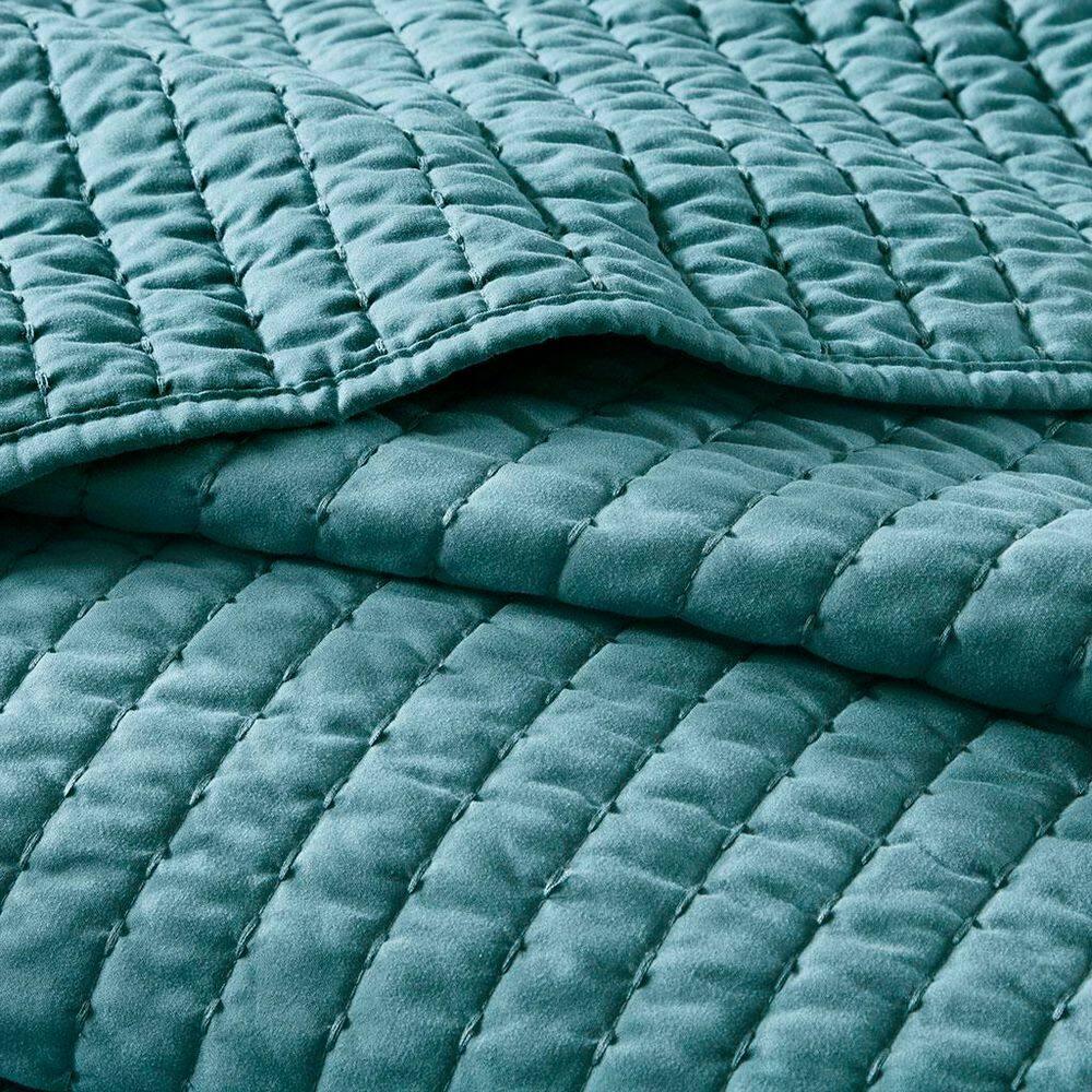 Madison Park Barwick Reversible Solid 3 Piece Quilt Set