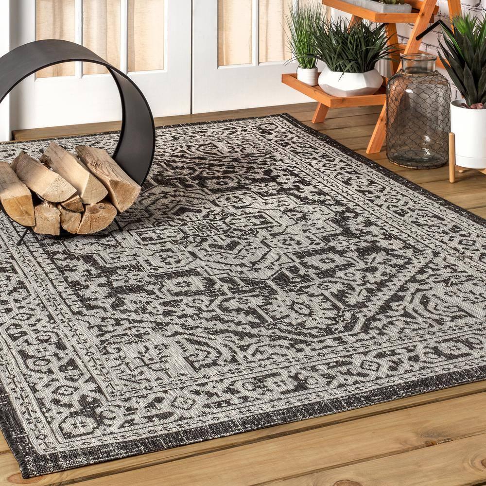 3'x5' Sinjuri Medallion Textured Weave Indoor/Outdoor Area Rug, Gray/Black - JONATHAN Y