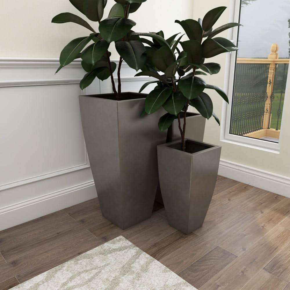 DecMode Grey Contemporary Oversized Metal Planter with Cement Hue, Set of 3, 20", 25", 30"H