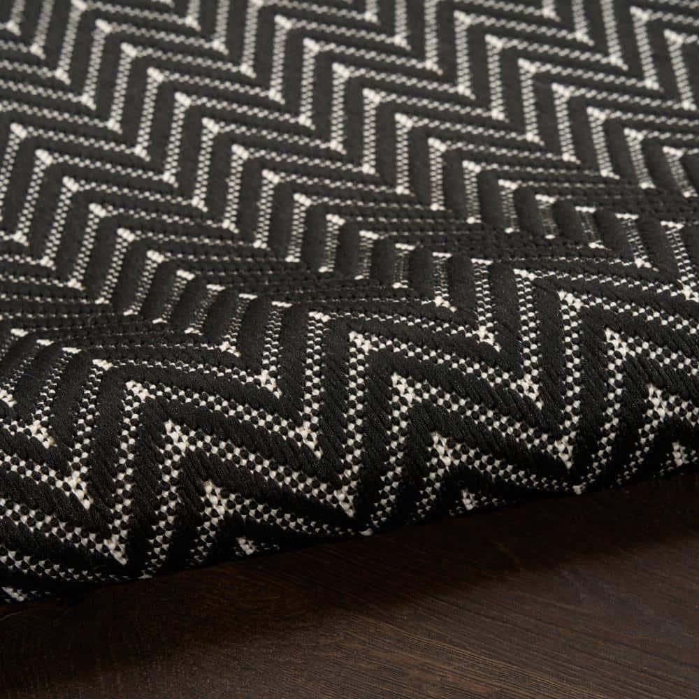 Nourison Horizon Indoor/Outdoor 4' x 6' Black Modern Rug