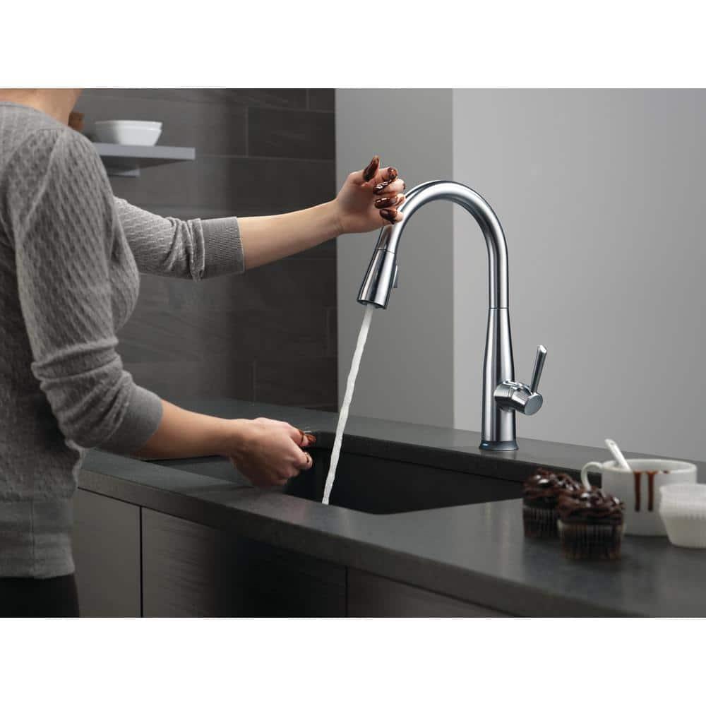 Essa Pull Down Single Handle Kitchen Faucet with MagnaTite Docking and Touch2O Technology