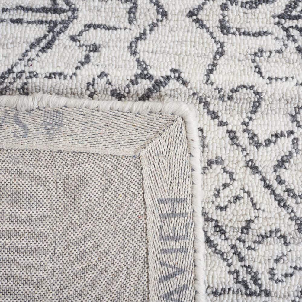 Casablanca CSB241 Hand Tufted Area Rug - Ivory/Black - 3'x5' - Safavieh..