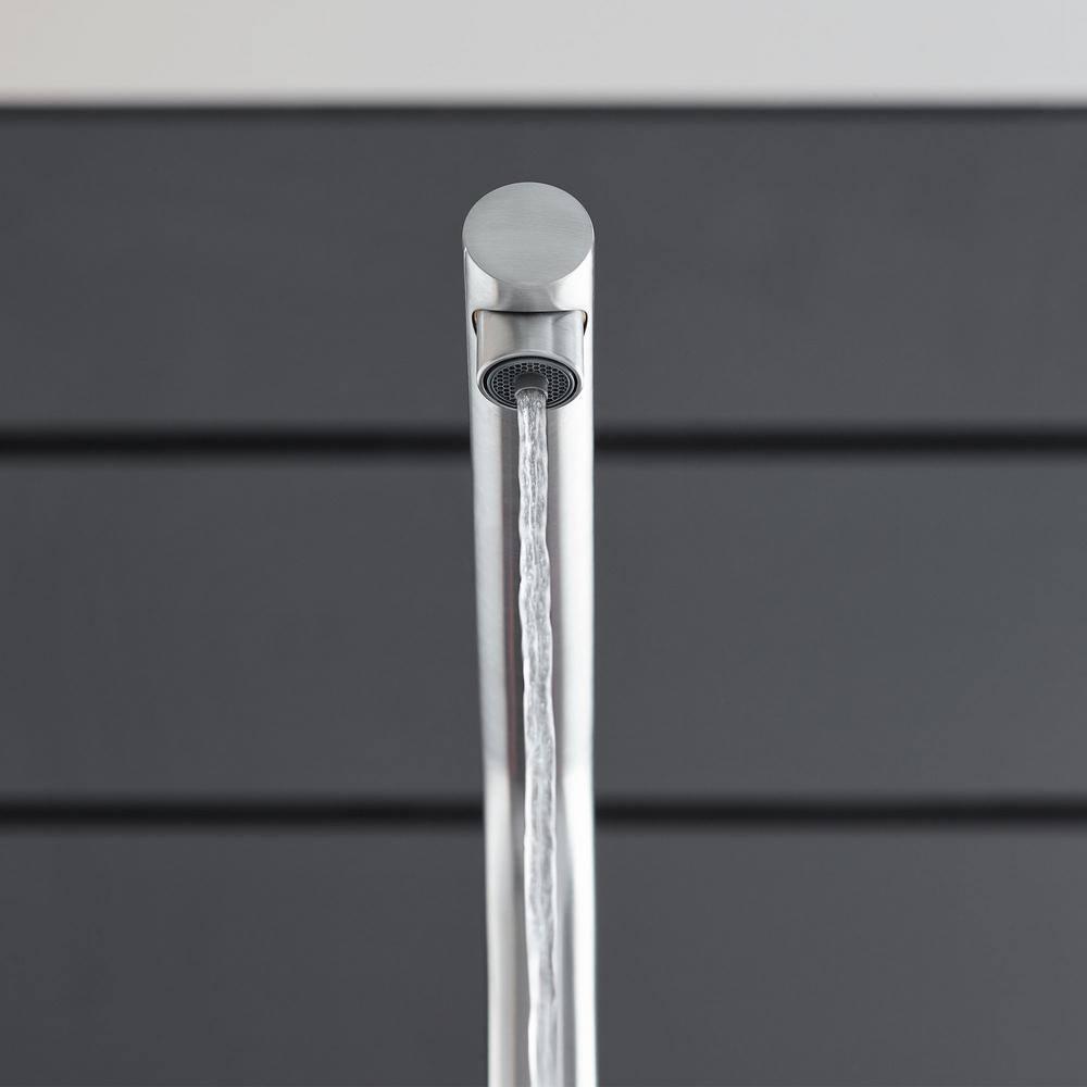 Blue Pull Out Single Handle Kitchen Faucet with Accessories