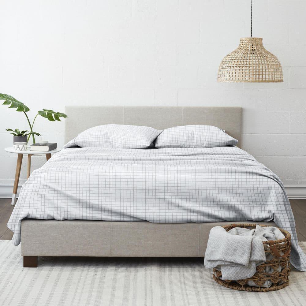 Noble Linens 4 Piece Pattern Microfiber Bed Sheets Set, Light Gray Crossroad, King