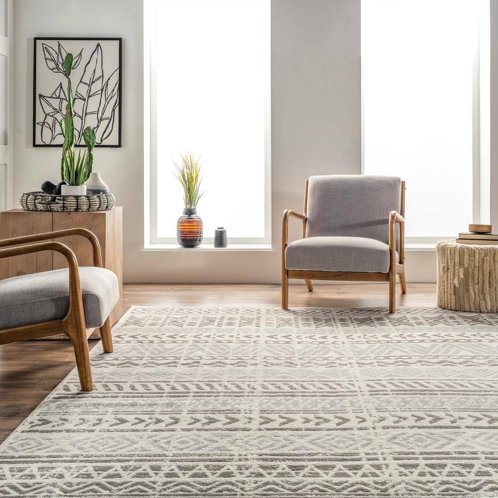 Nuloom Chloe Geometric 5x8 Indoor Area Rug for Living Room Bedroom Dining Room Kitchen, Light Grey/Ivory