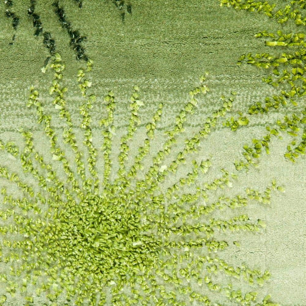 Soho SOH712 Hand Tufted Accent Rug - Green/Multi - 2'x3' - Safavieh.