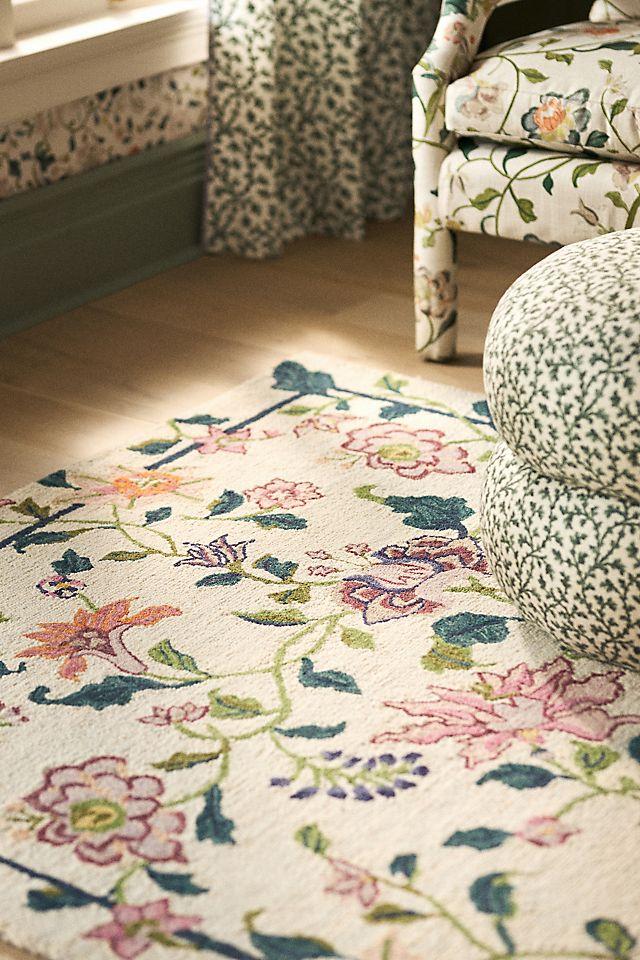 Hattie Wool Tufted Floral Rug
