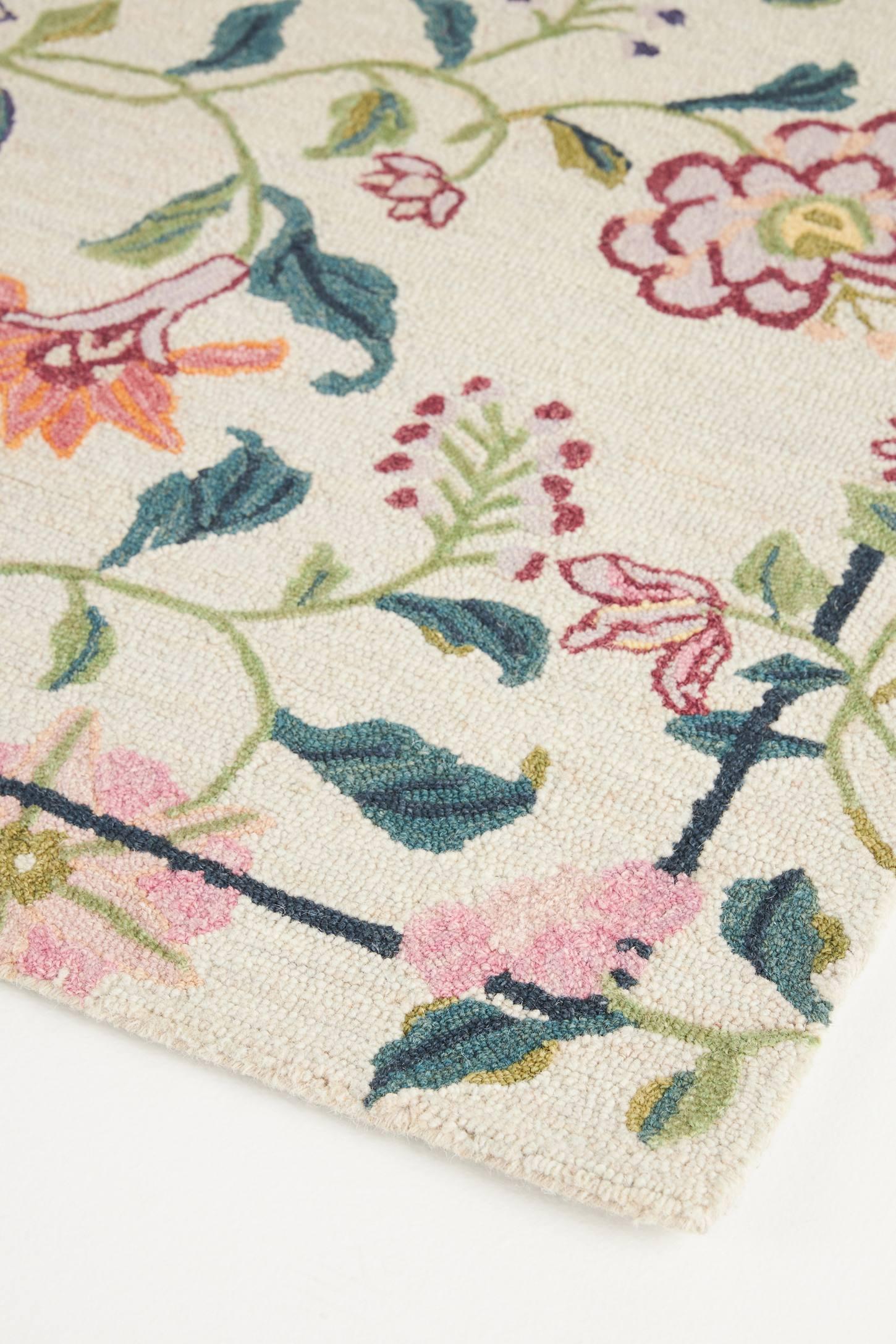 Hattie Wool Tufted Floral Rug