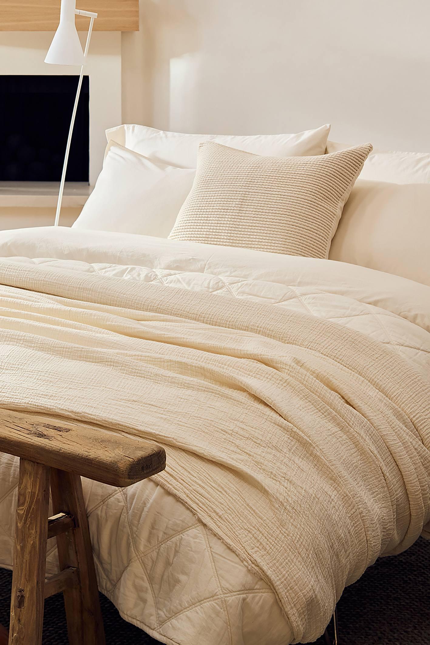 Topanga Matelasse Plain Weave / Muslin Throw Blanket
