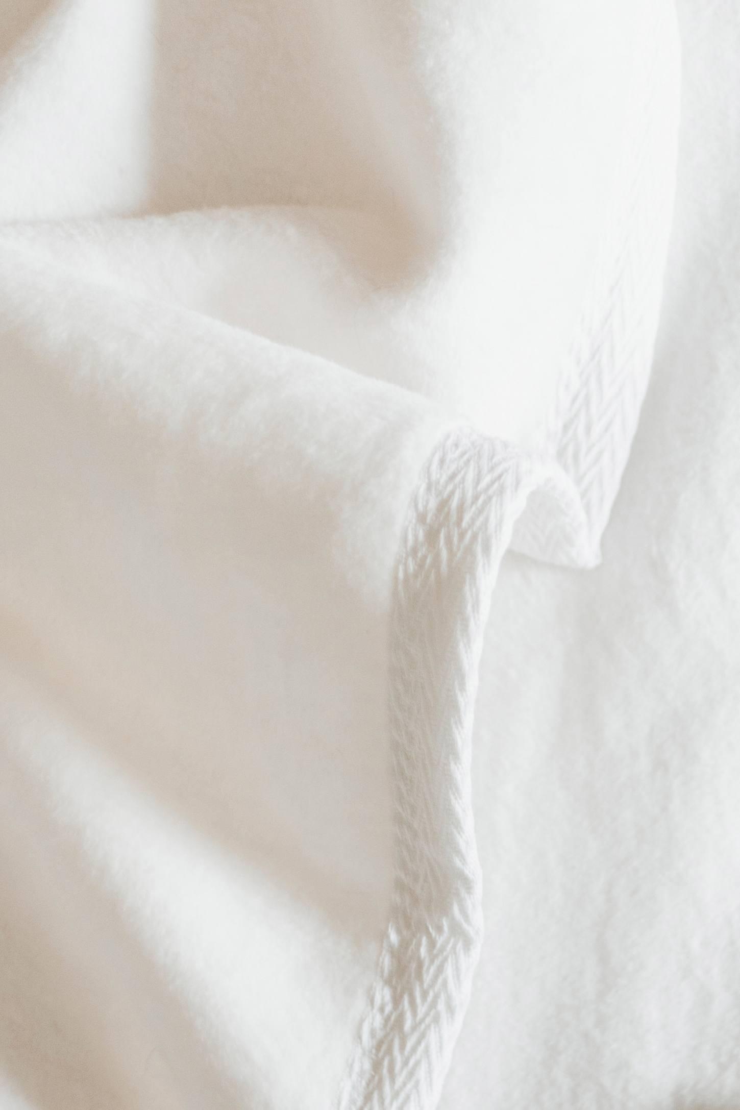 Peacock Alley Signature All Seasons 100% Cotton Blanket