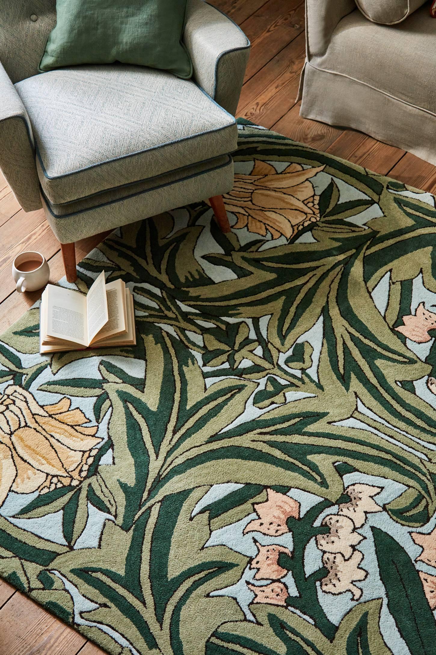 Hand-Tufted Green Floral Wool Rectangular Area Rug