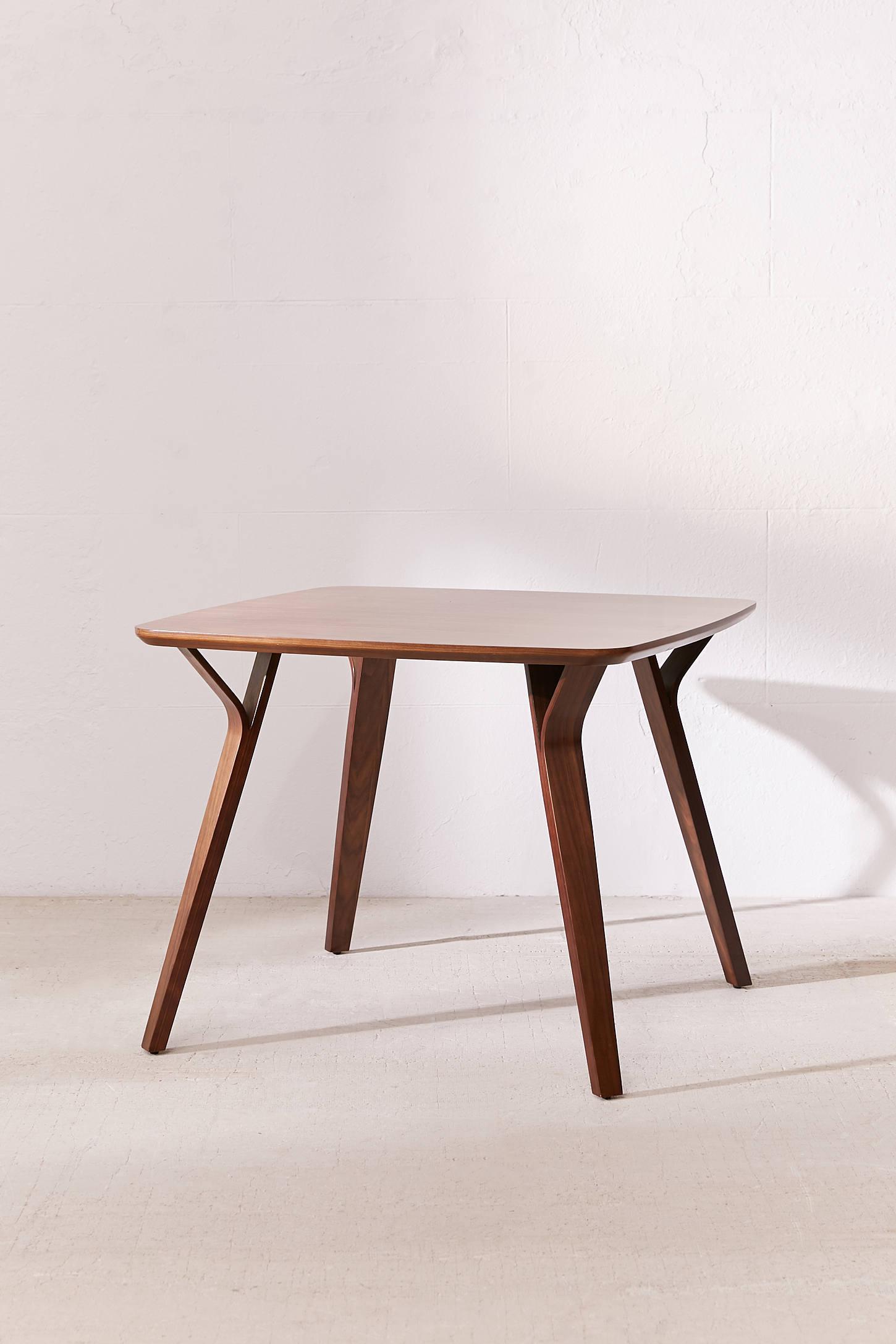 Foila Dining Table