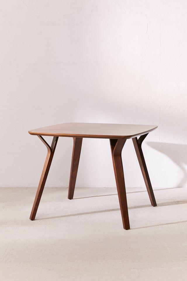 Foila Dining Table