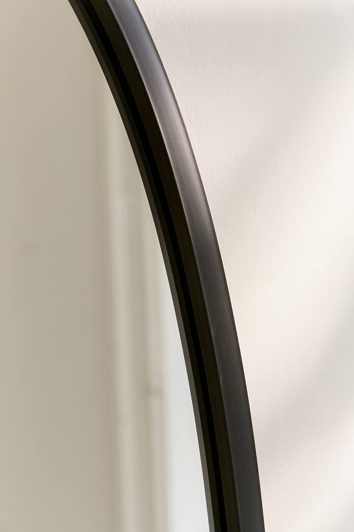 Oval Hub Mirror