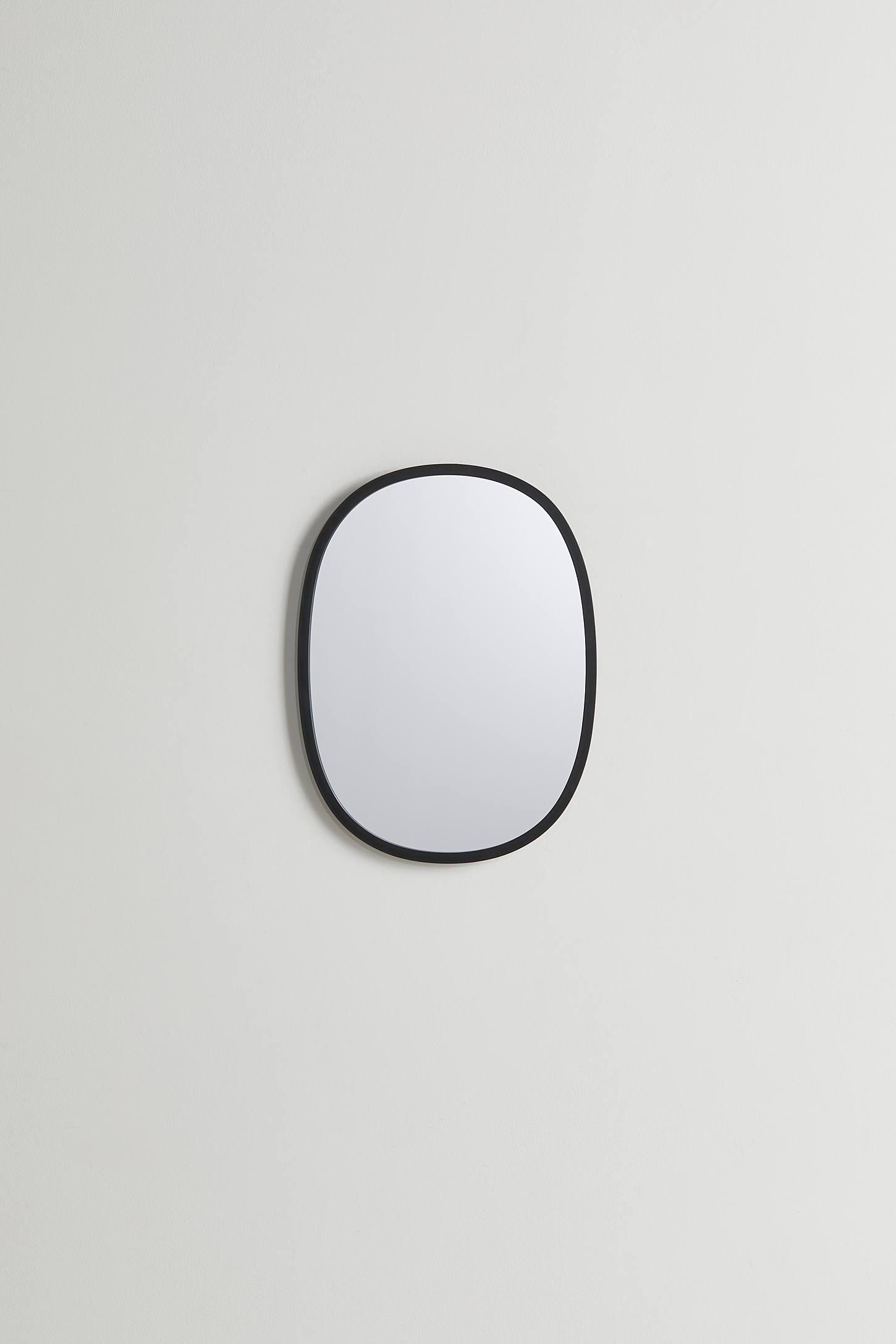 Oval Hub Mirror