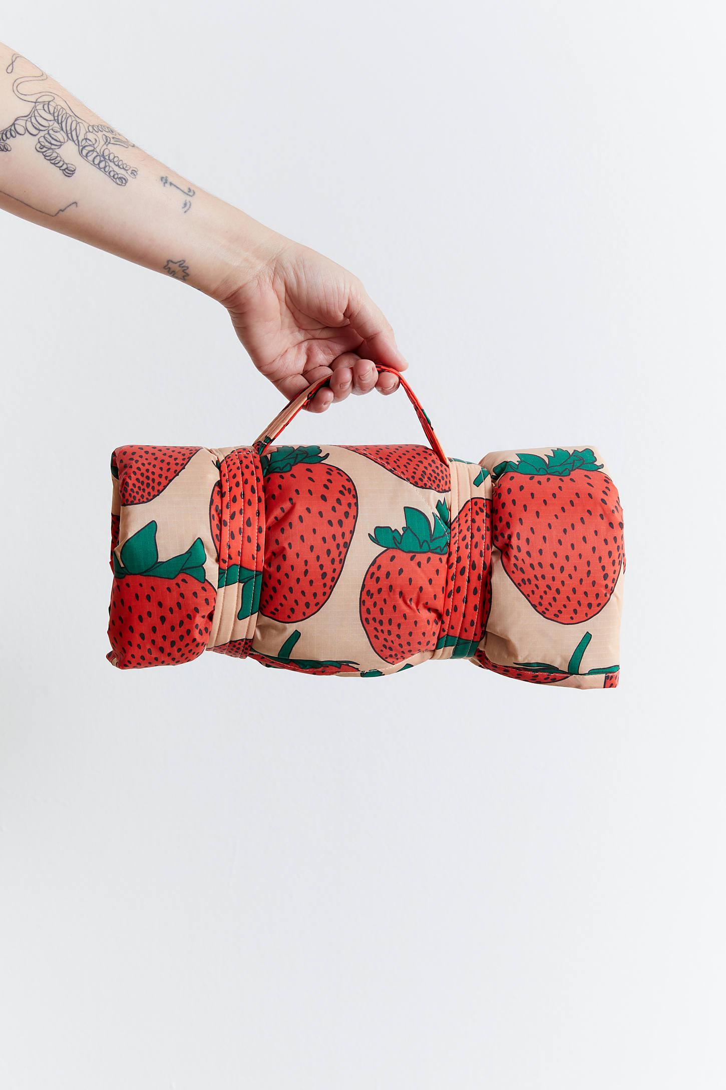 BAGGU Puffy Picnic Blanket