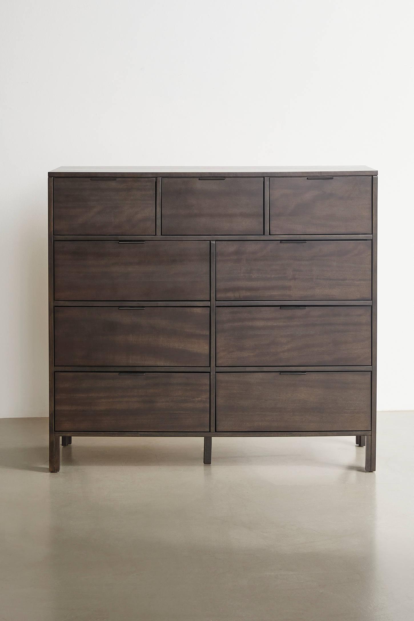 Kira Dresser