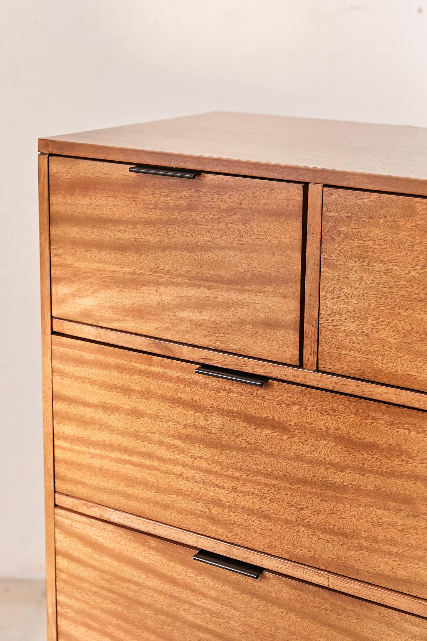 Kira Dresser