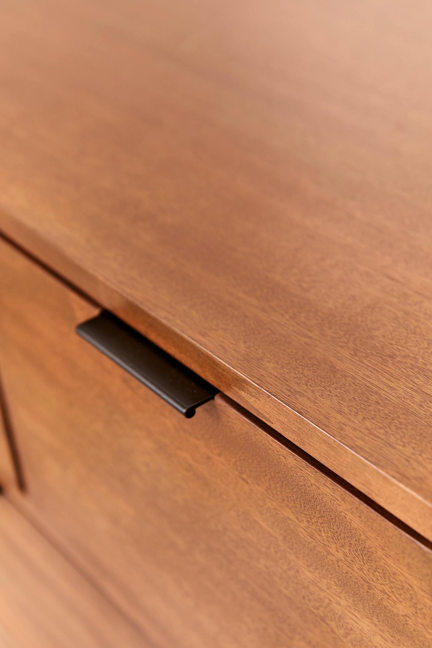 Kira Dresser