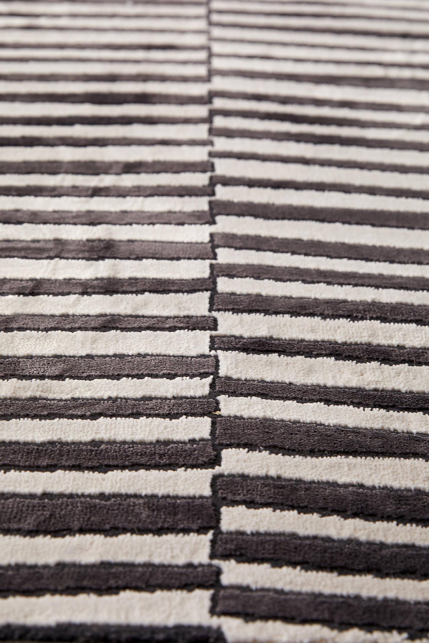 Static Tufted Rug