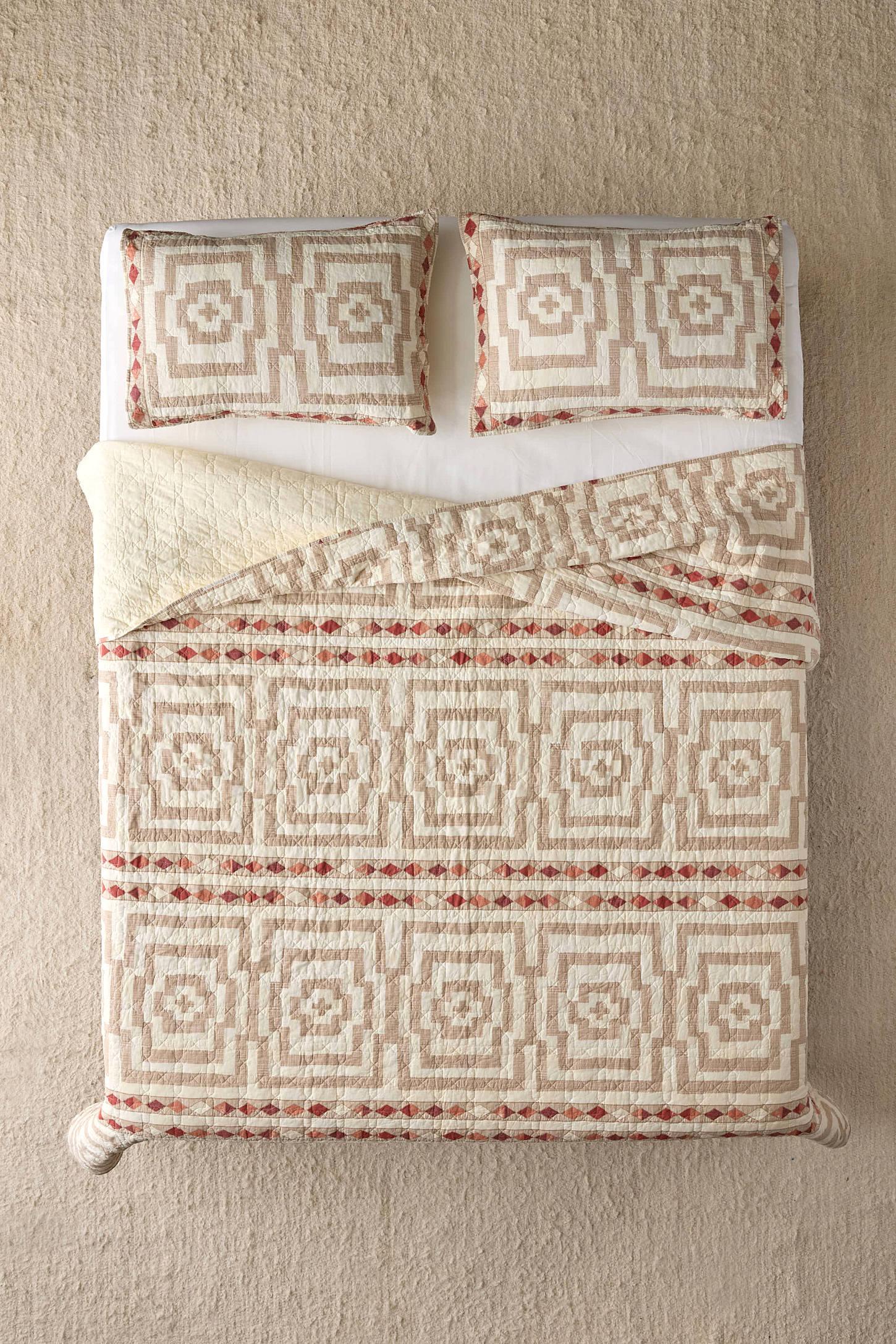 Jungalow Hypnotic Quilt Set
