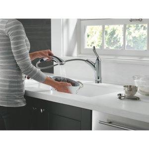 Linden Pull Out Sprayer Kitchen Sink Faucet, Single Handle Kitchen Faucet